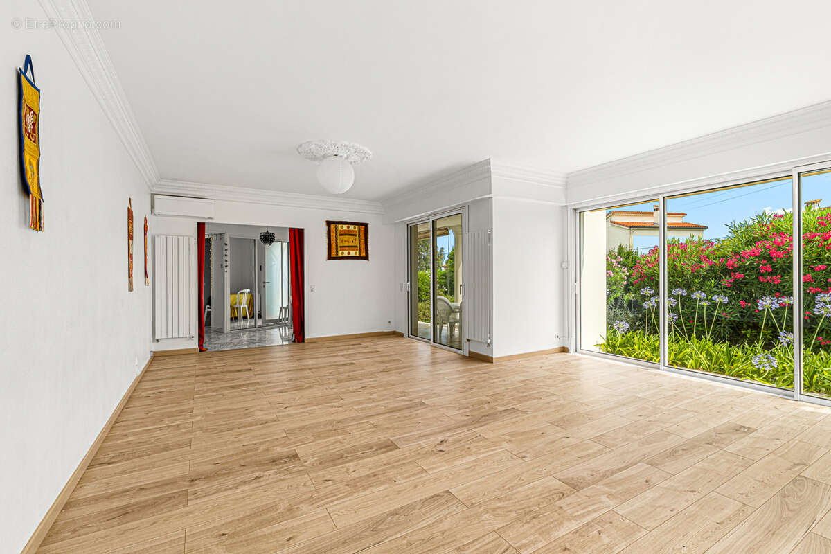 NICE NORD COLLINE - 3/4 PIECES dans VILLA - 117 m2 - Terrasse - Jardin- Garage - 689 000 € - photo 9