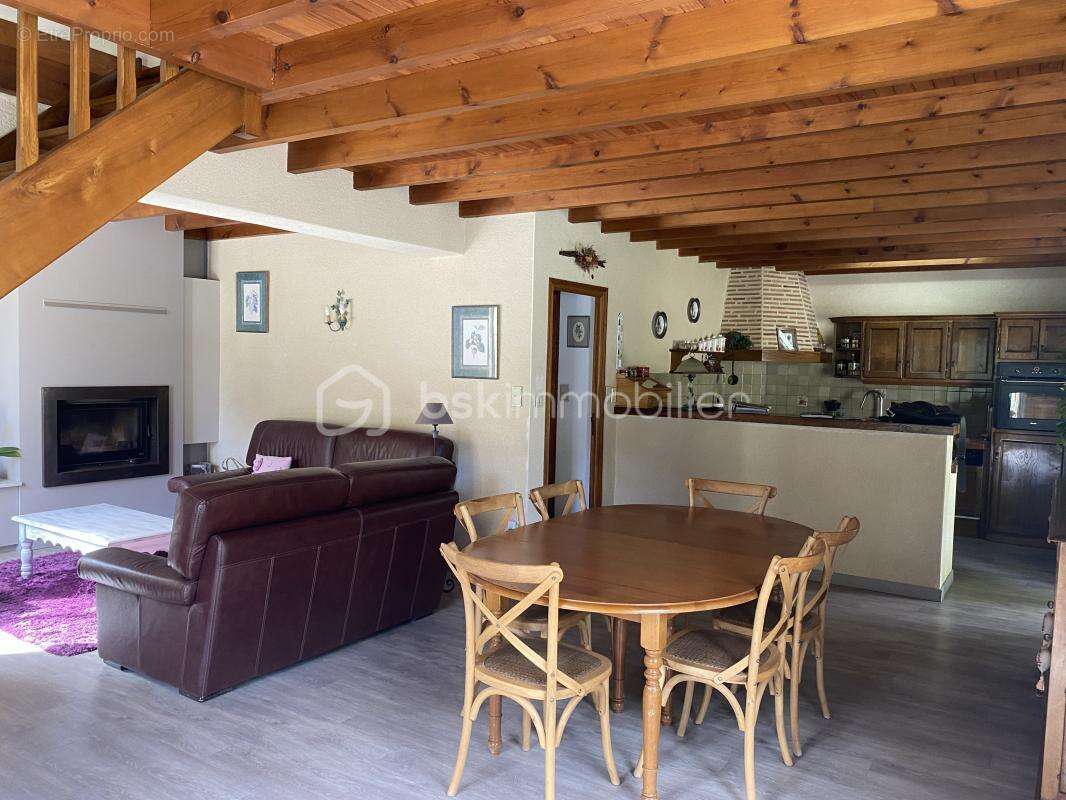 Belle villa T4/5 de construction traditionnelle avec piscine - photo 9