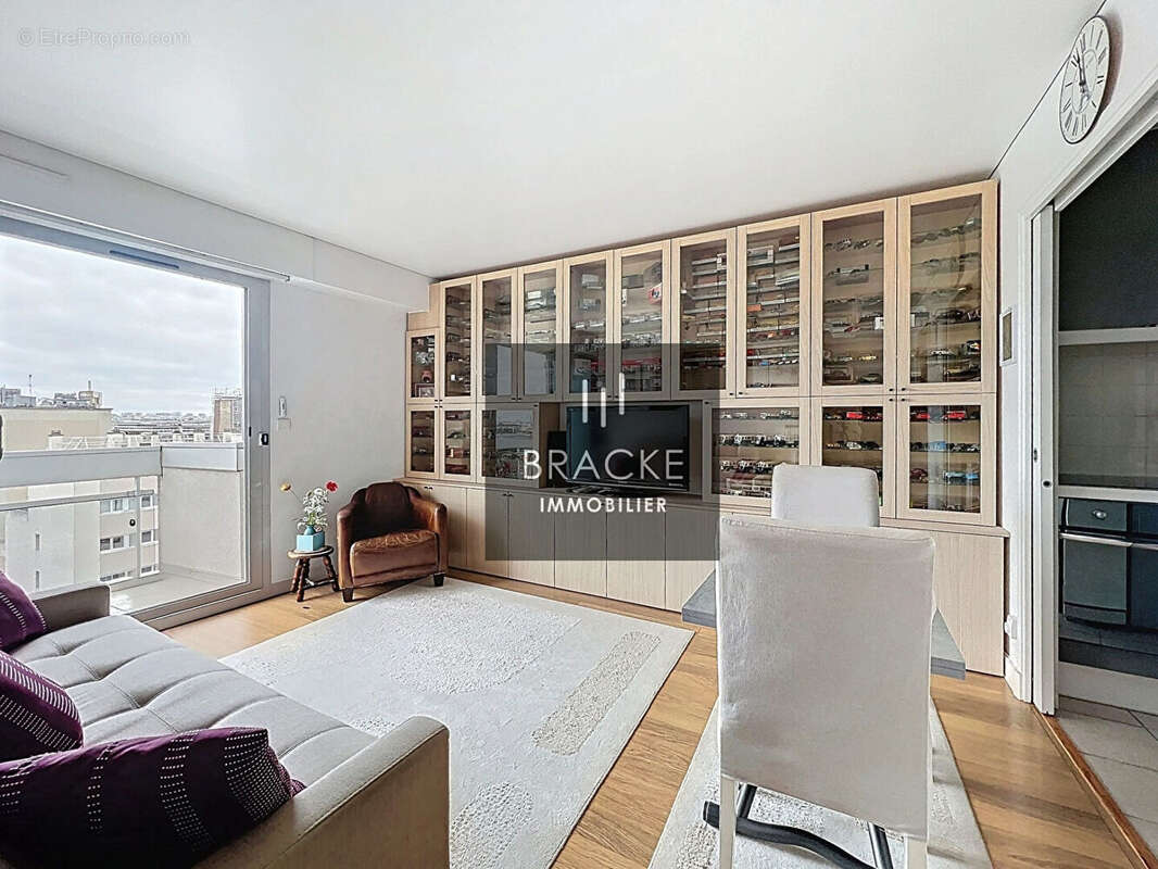 Appartement à COURBEVOIE