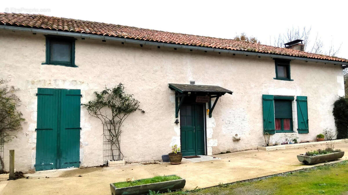 OVERVIEW - Maison à LE VIGEANT