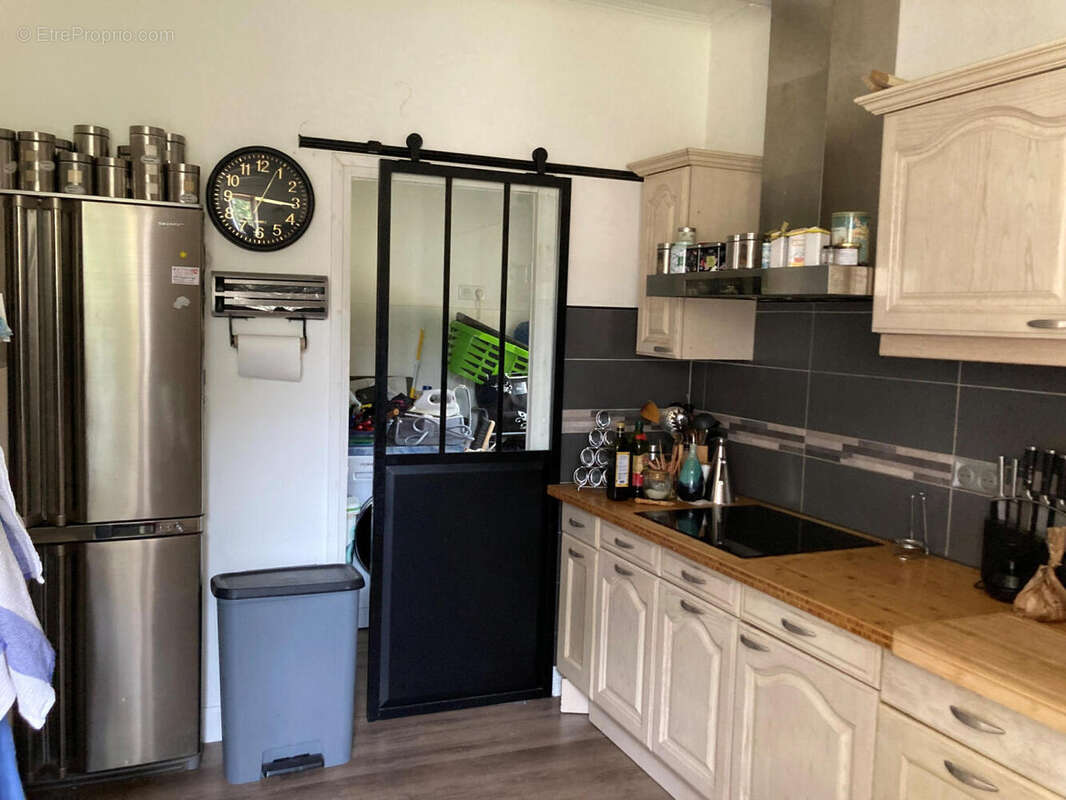 cuisine et porte buanderie - Maison à PRAYSSAC