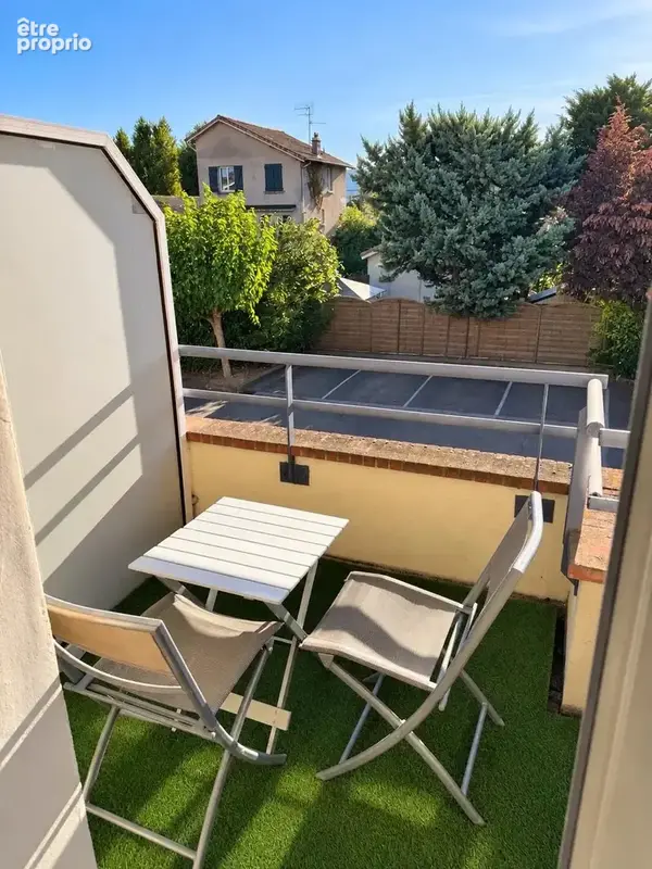 EXCLUSIVITÉ – Barrière de Paris - La Vache, T4 lumineux avec terrasse, balcon et 2 parkings - photo 7