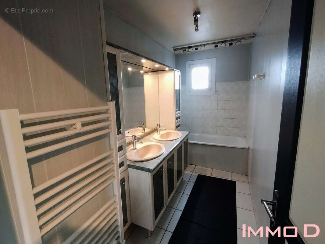 Maison à LES FORGES