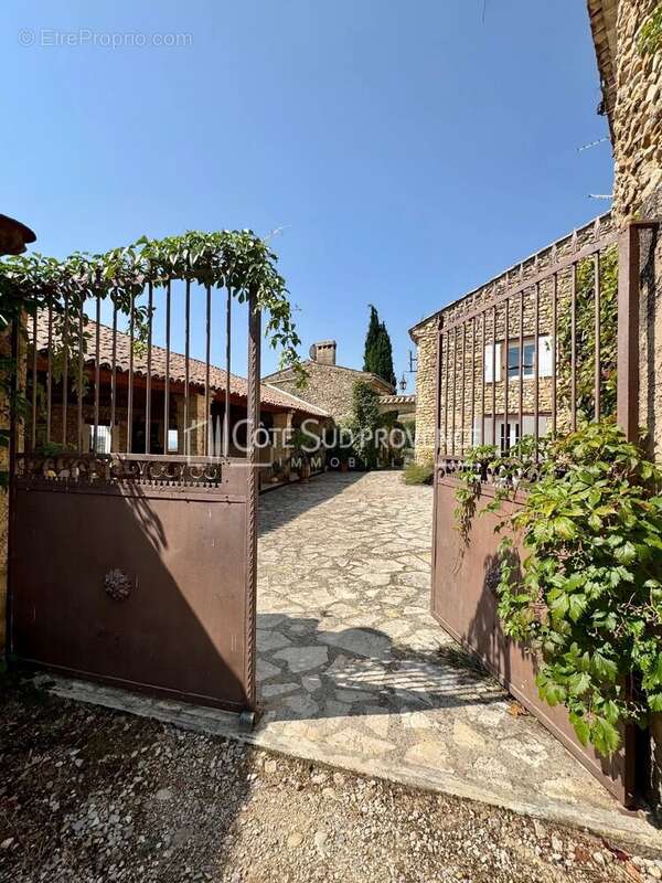 Hameau de charme en provence - photo 4