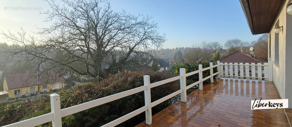 Maison à ECLANS-NENON