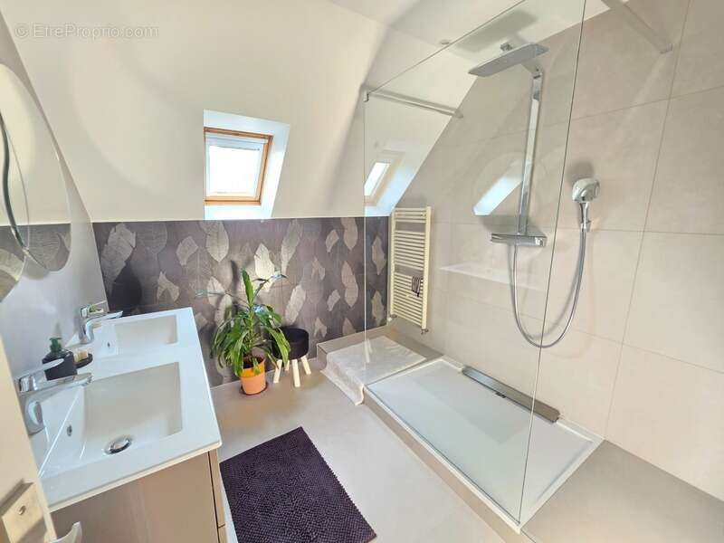 Maison à LA CELLE-SAINT-CLOUD