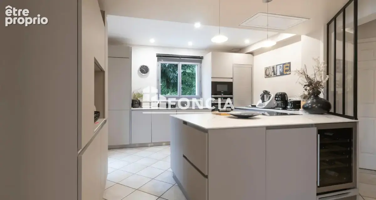 PARCIEUX -Maison T5 de 136 m² avec piscine et terrain clos de 800 m² - photo 9