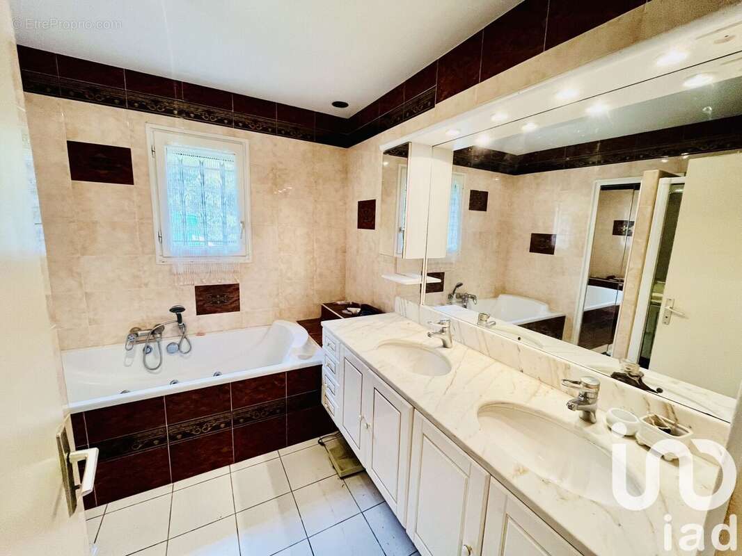 Photo 6 - Maison à ANTONNE-ET-TRIGONANT