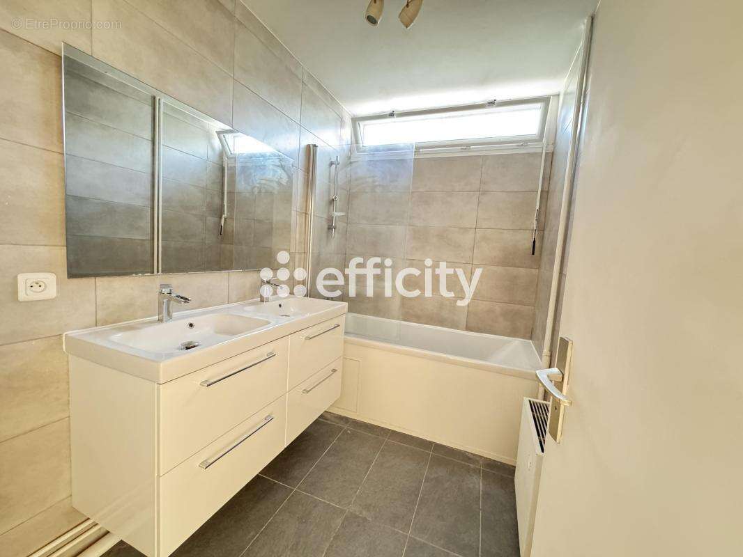 Appartement à CHAVILLE