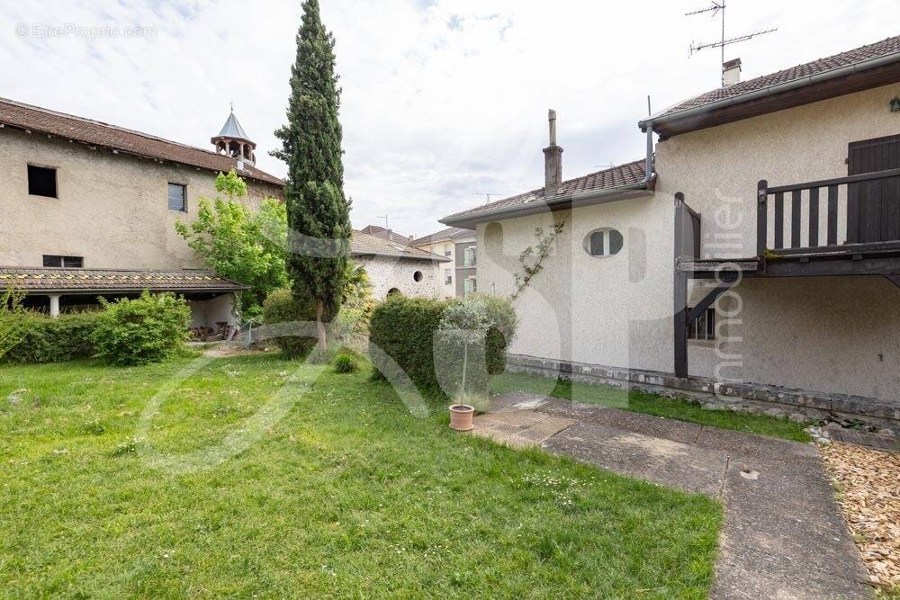 Maison de ville  à rénover + Dépendances + Terrain - Maison à VINAY