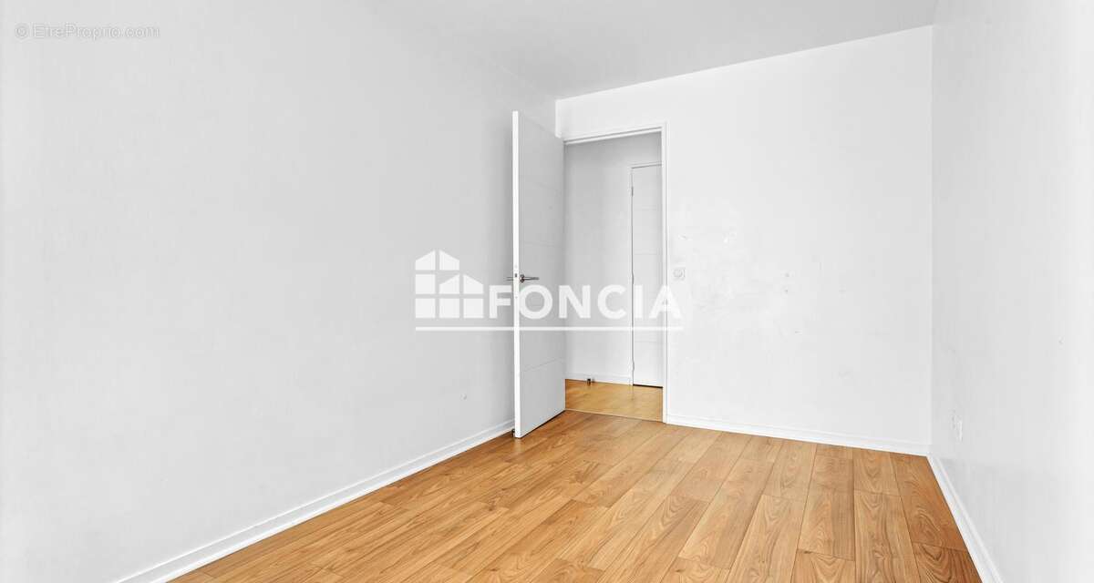 MASSY ATLANTIS – Appartement T3 COGEDIM avec une grande terrasse & parking, à 2 pas de la Gare TGV/RER ! - photo 15