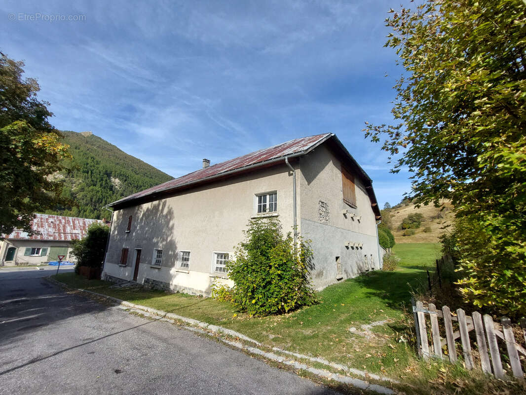 Maison et Grange à LARCHE - photo 4