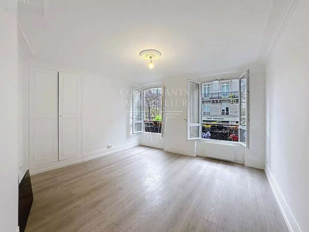 Appartement à PARIS-9E