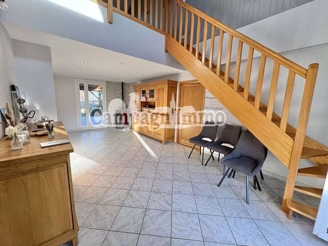 Maison à PONTCHARRA-SUR-TURDINE