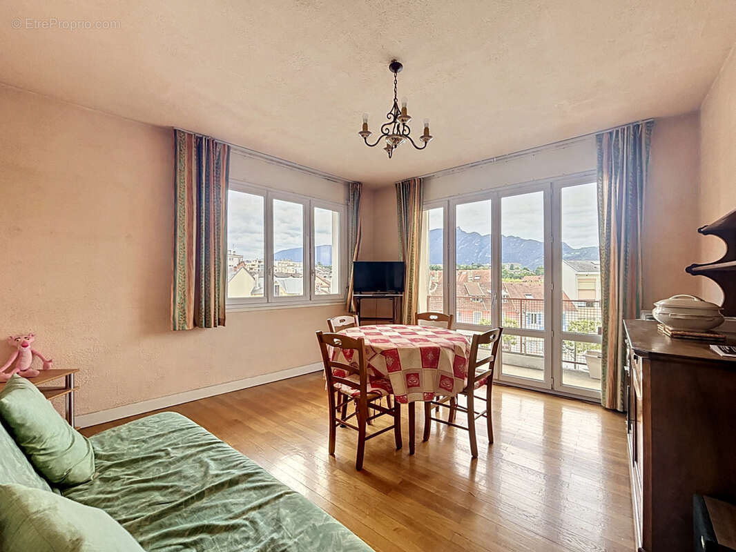 Appartement à AIX-LES-BAINS
