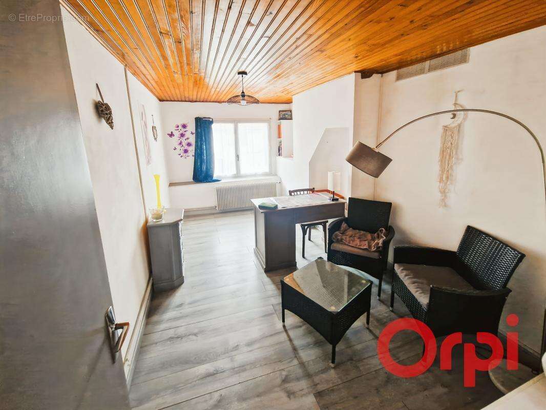 Maison à GROSSOUVRE