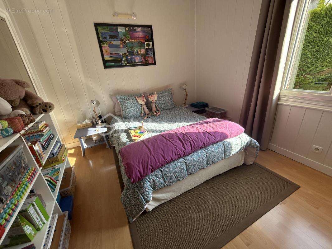 Belle maison plain pied - 4/5 chambres - veranda - piscine - terrain - photo 8