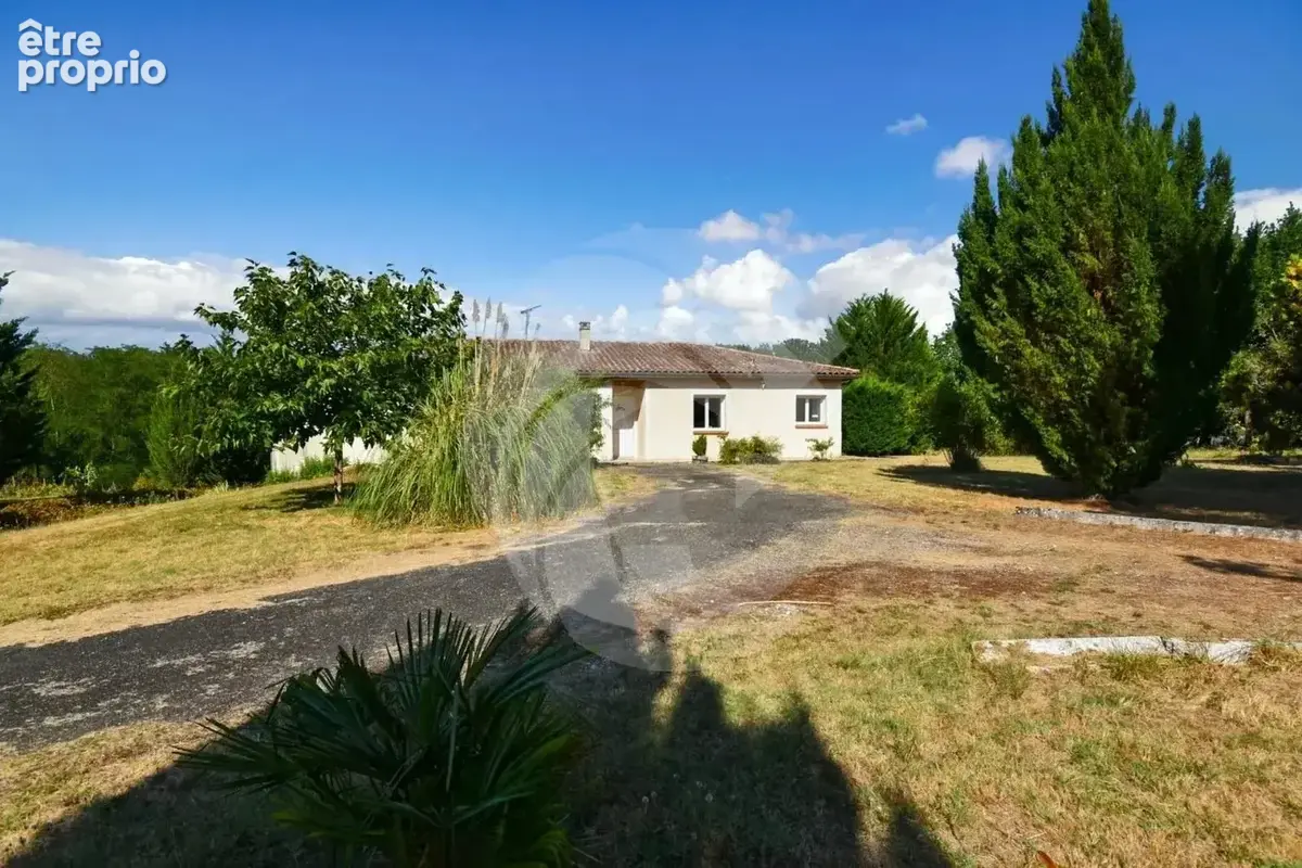 Maison T5 de 2003 avec sous-sol complet et grand terrain à Mirabel - photo 11