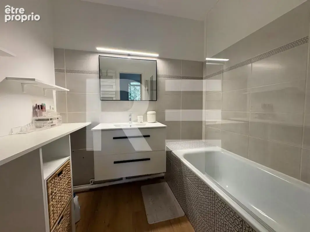 A vendre appartement renove dans le centre ville de nimes - photo 6