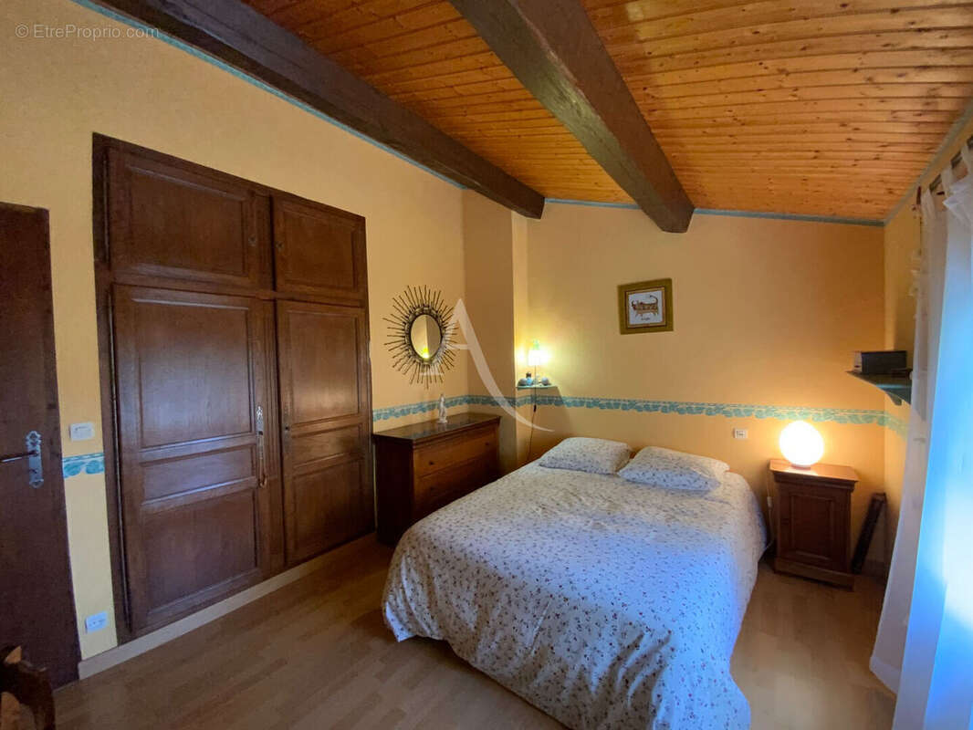Maison à SAINT-GEORGES-ANTIGNAC