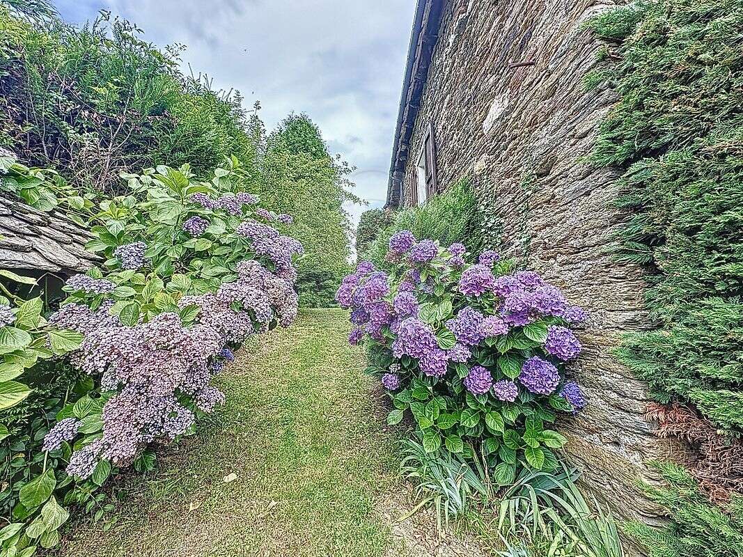 Maison à SAINT-GERMAIN-DE-CALBERTE