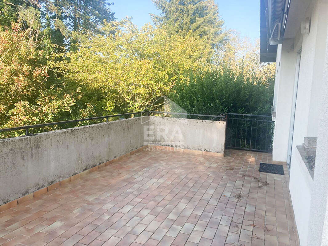 Maison à MONTBOILLON