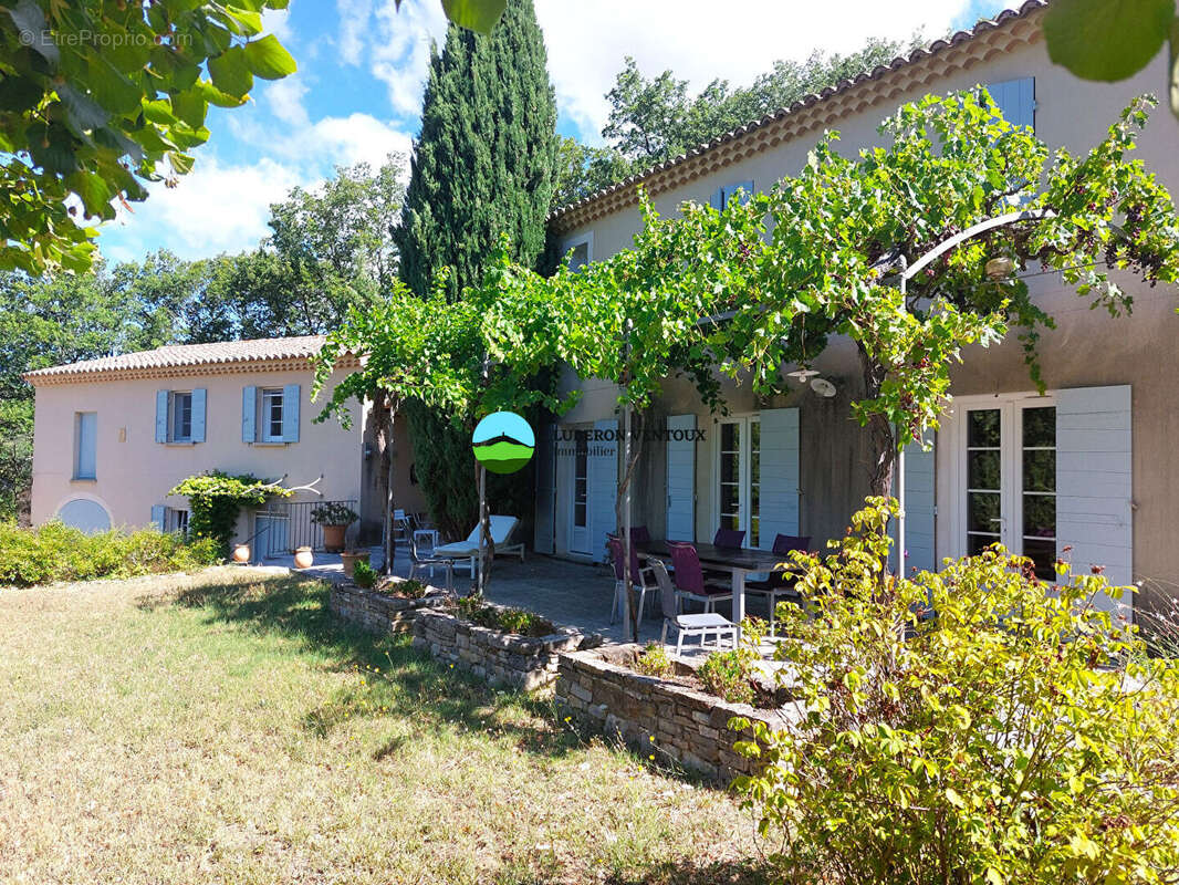 Maison à LE BARROUX