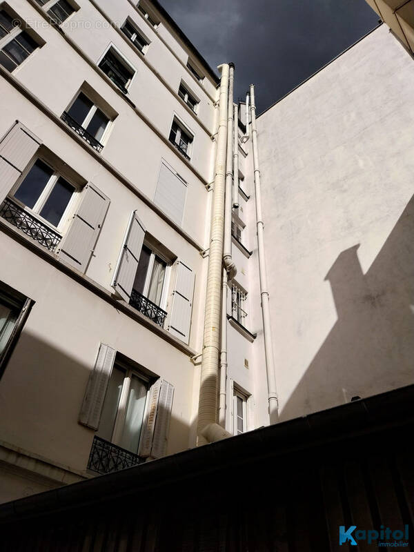 Autre à PARIS-9E