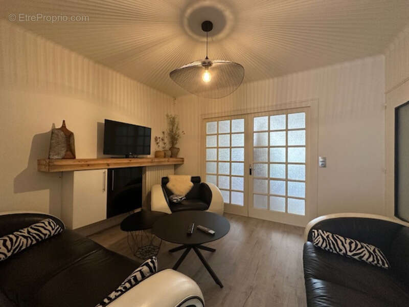 La Roche-sur-Yon, maison avec garage et jardin clos, trois chambres - photo 4