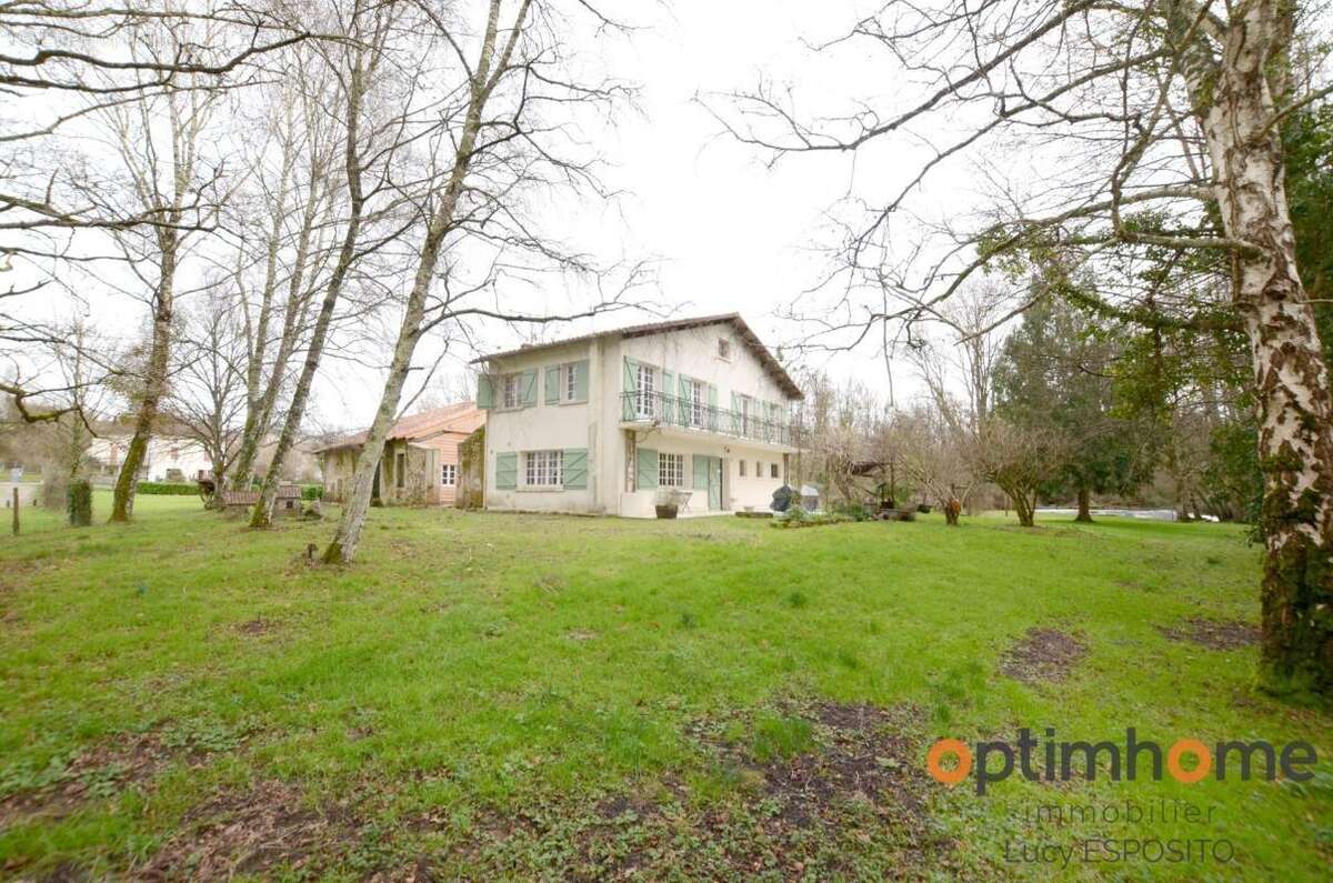 Propriété de 4 chambres au bord de la rivière à vendre - photo 59
