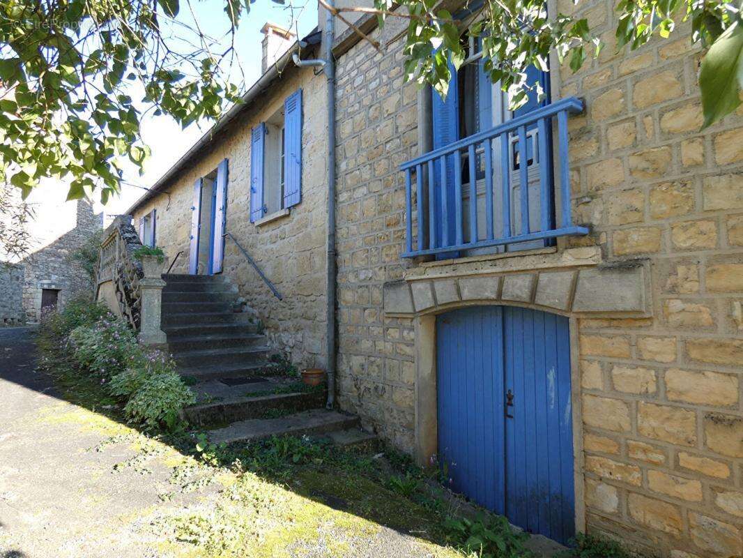 Maison à BADEFOLS-D&#039;ANS