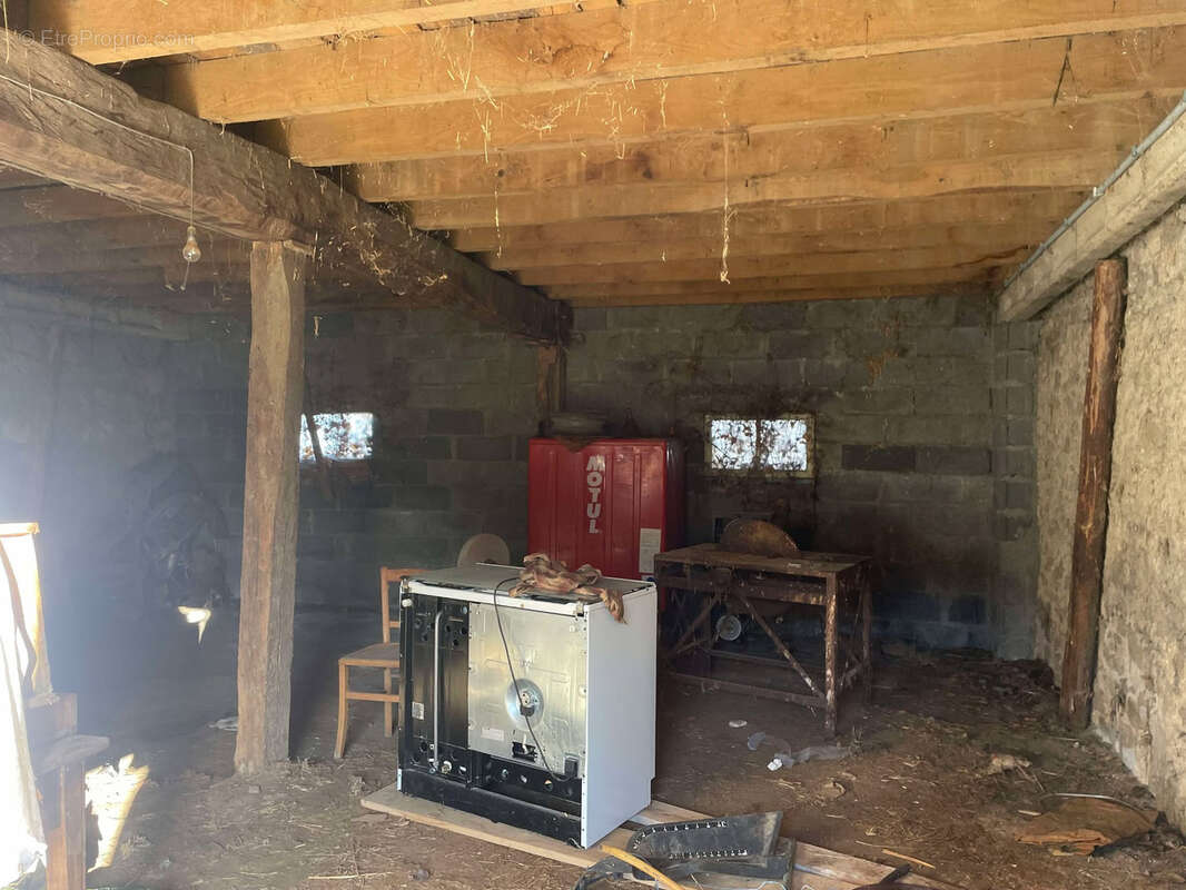 Maison à LE MAYET-DE-MONTAGNE