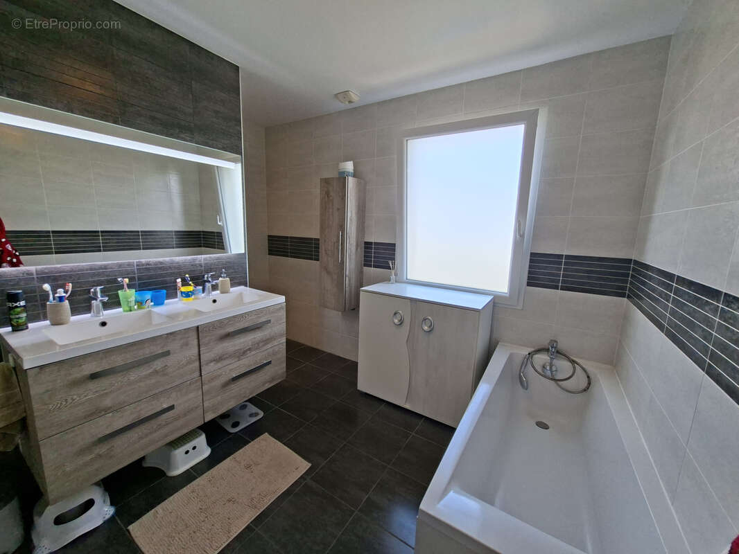 Pournoy la Grasse, maison récente 106 m2 avec 3 chambres sur une parcelle de 510 m2 - photo 12