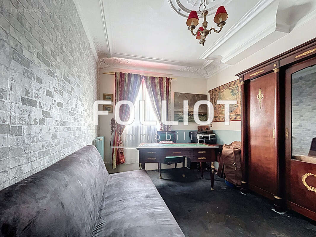 Appartement à PARIS-1E