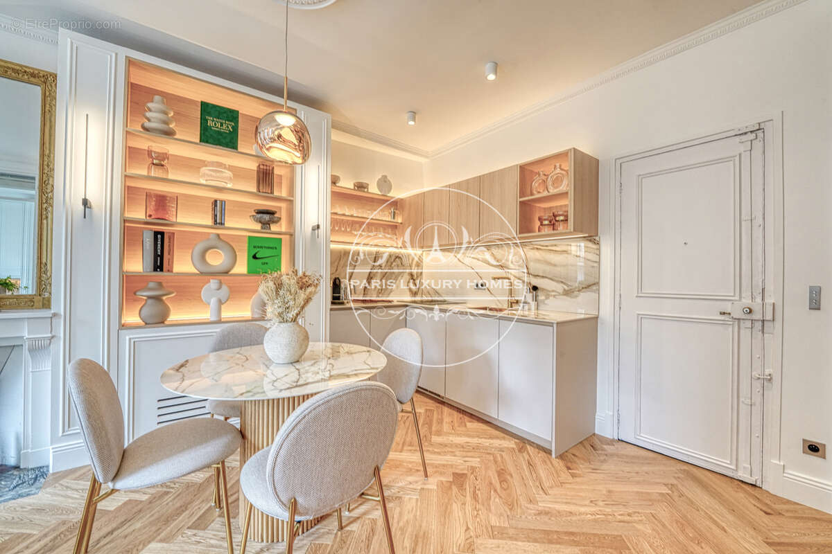 Appartement à PARIS-6E