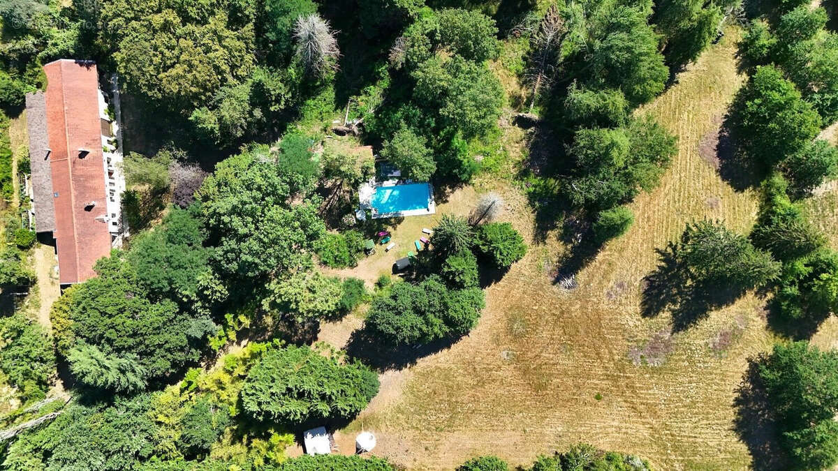 Maison 255 m² à Eygurande-Et-Gardedeuil  - photo 2