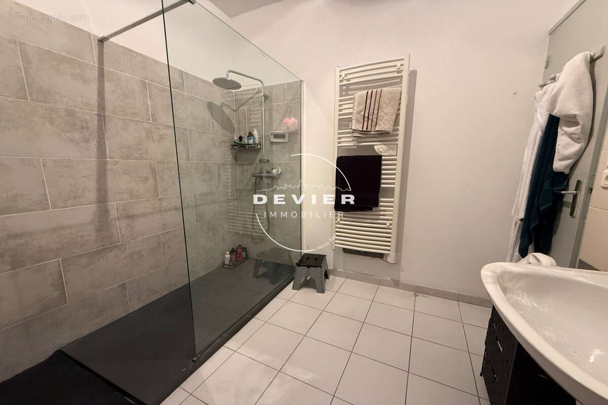 Appartement à CASTRIES