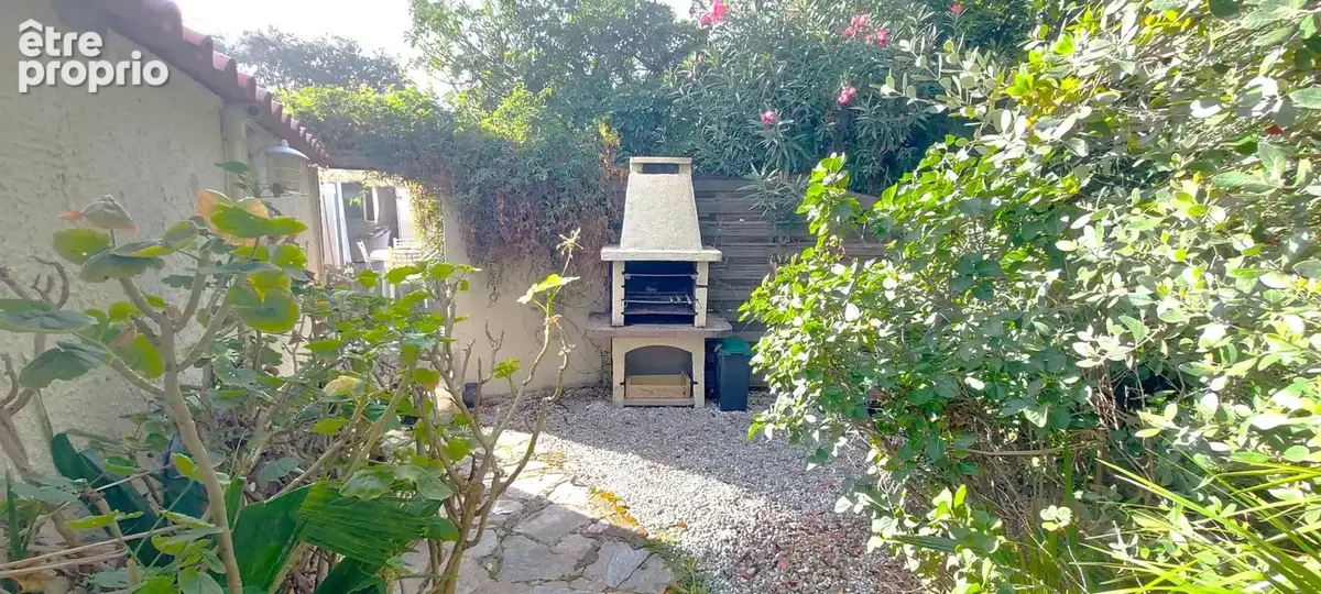 Villa T4/5 de plain-pied avec piscine, ainsi qu'un appartement T2 indépendant et des dépendances. - photo 28