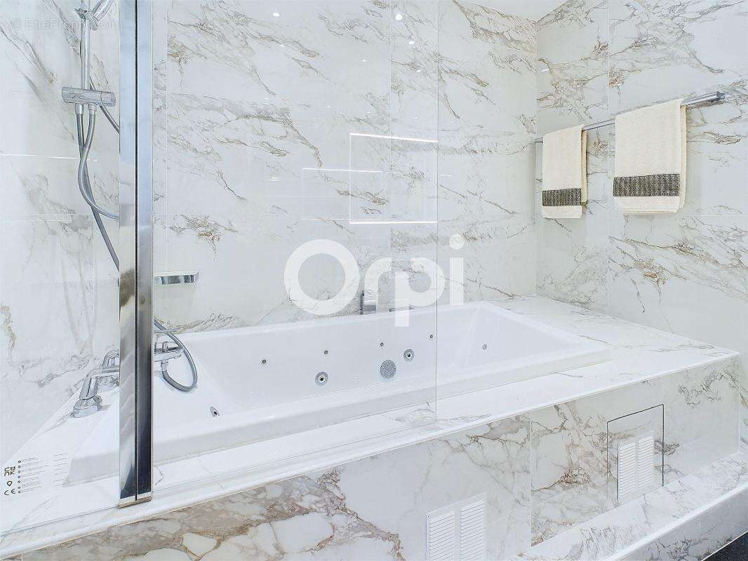 Maison à MANDELIEU-LA-NAPOULE