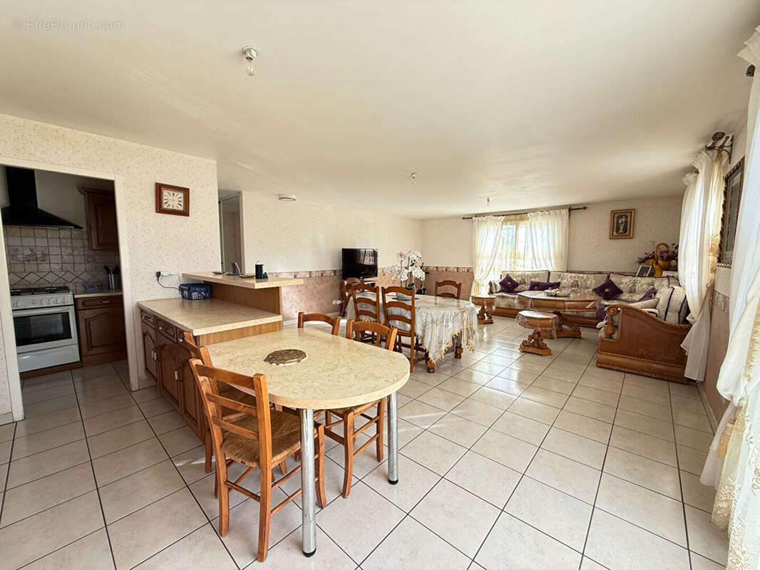 Maison / 4 pièces / 3 chambres / 106 m² - photo 3