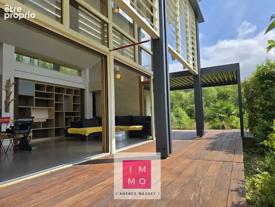TARBES SUD : Une villa d’architecte au caractère exceptionnel - photo 2