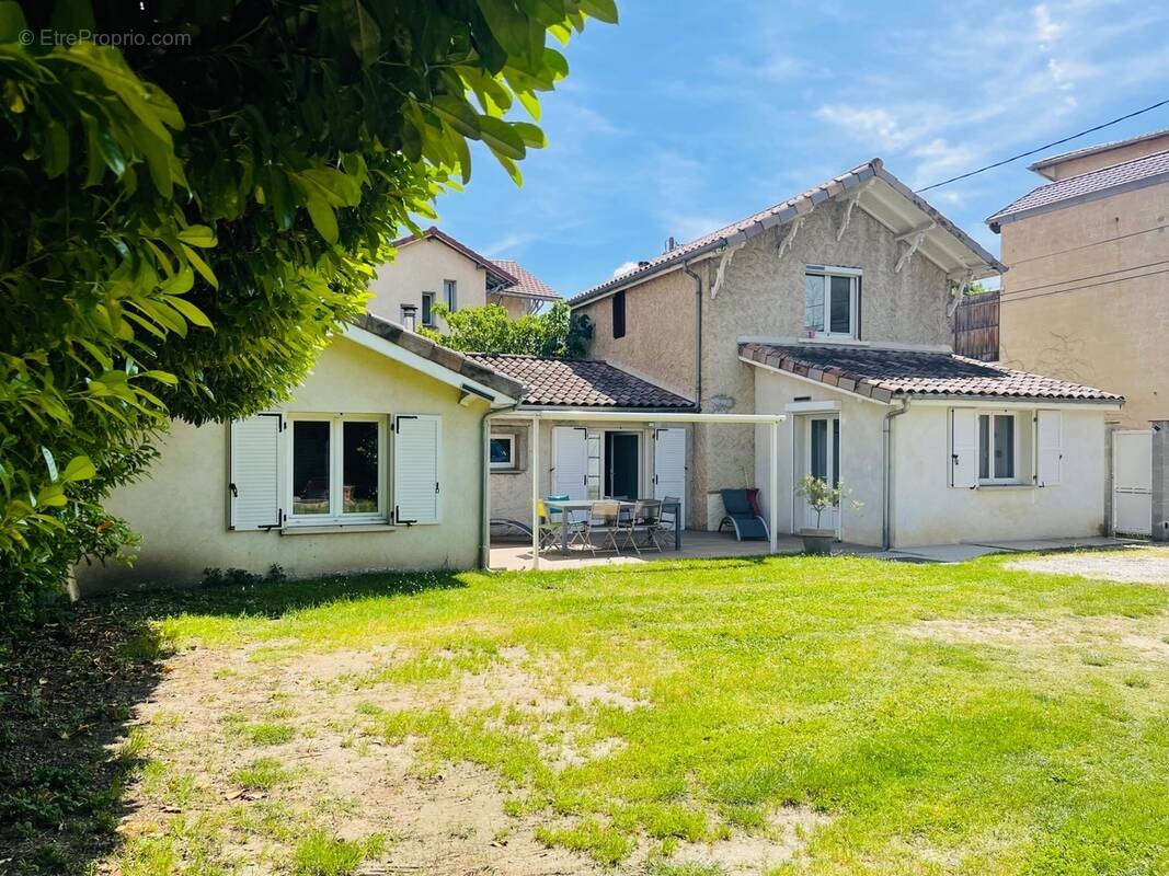 Maison à ROMANS-SUR-ISERE