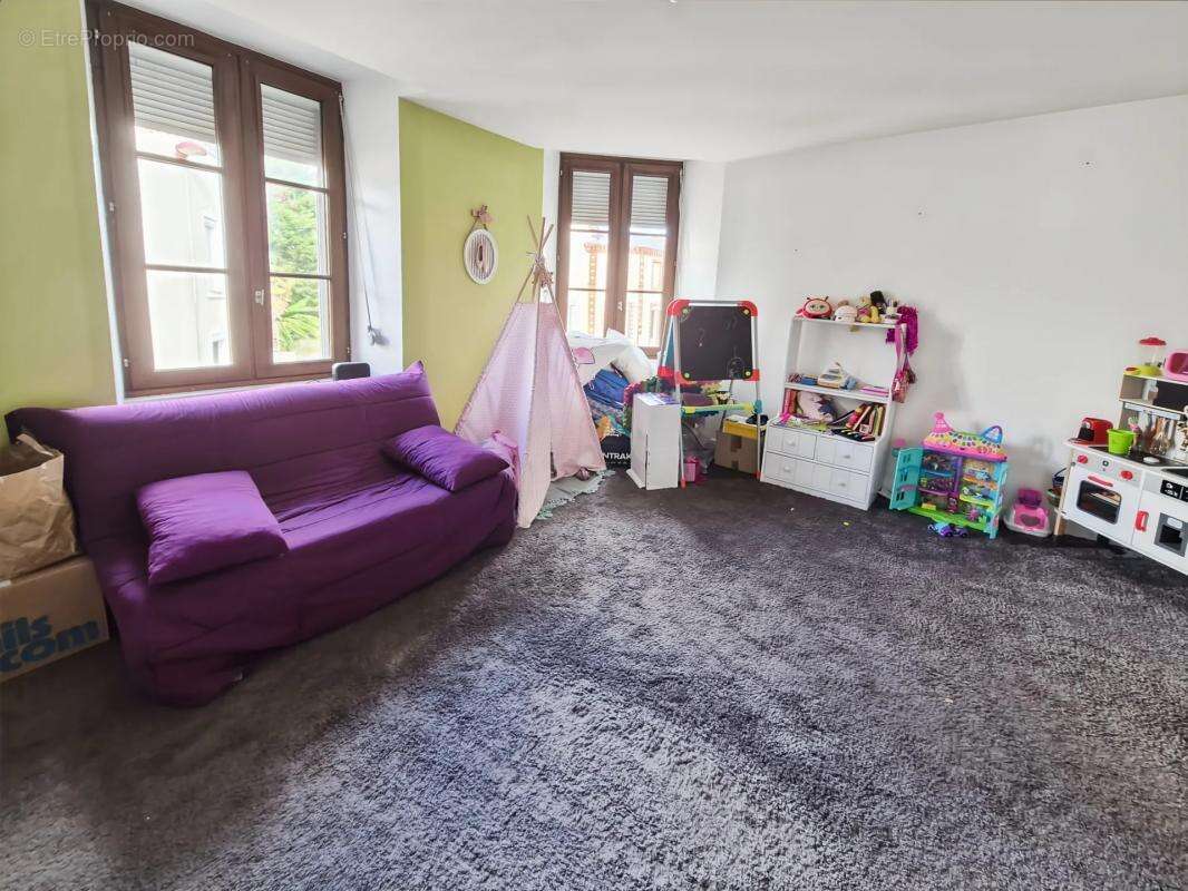 Maison à MONTREVAULT