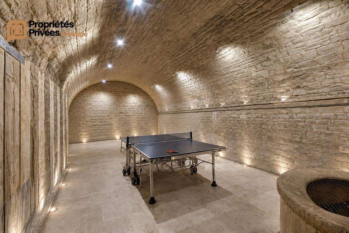UZÈS : Une adresse d'exception Hôtel particulier de 316 m², vendu dans son intégralité, sur la prestigieuse Place Dampmartin - photo 13