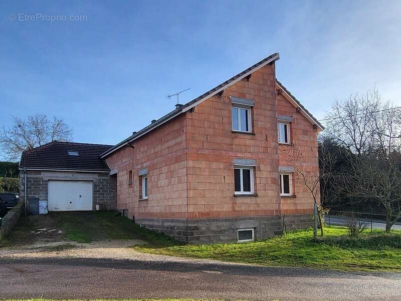 Maison à ESCLES