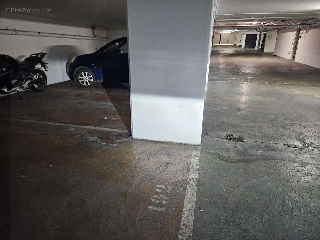 Parking à VINCENNES