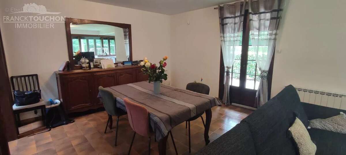 Maison à FERRIERES-EN-GATINAIS