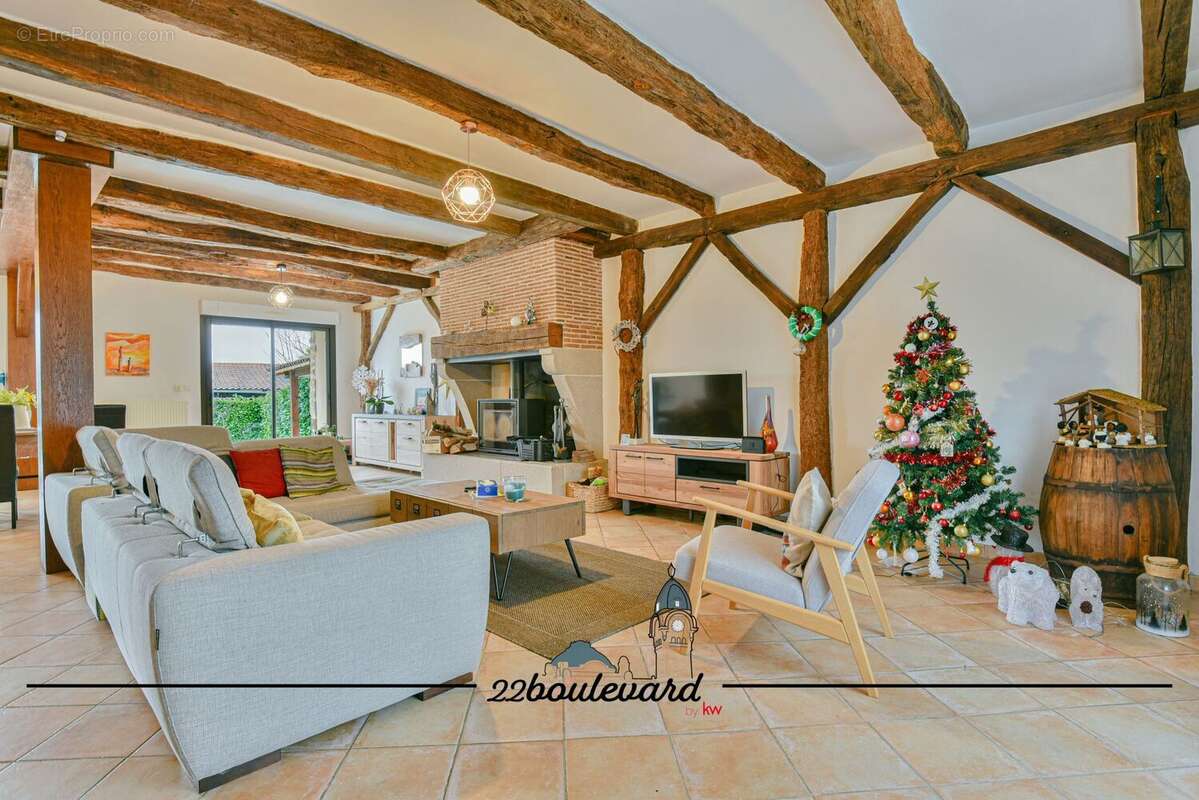 Maison à CONDAT-SUR-VIENNE