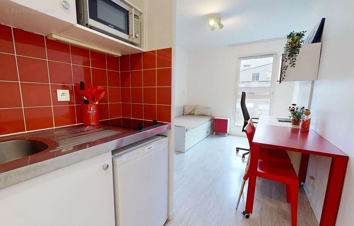 INVESTISSEMENT LOCATIF  ST OUEN SUR SEINE  Résidence Étudiante Studéa Saint Ouen 2 - 6,12 % de rentabilité - photo 2
