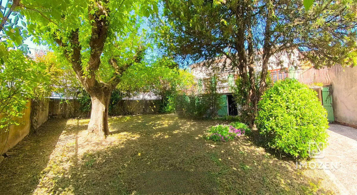 Maison T5 de 174 m2 Carrez - 327m2 de terrain - photo 16